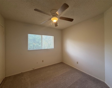 10609 Archdale Dr - Photo Thumbnail 5
