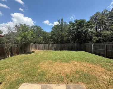 10609 Archdale Dr - Photo Thumbnail 9