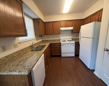 10609 Archdale Dr - Photo Thumbnail 2