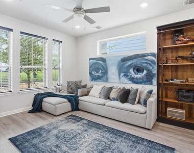 8525 Leroi Dr - Photo Thumbnail 5