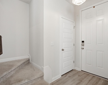 8525 Leroi Dr - Photo Thumbnail 14