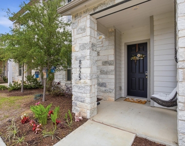 8525 Leroi Dr - Photo Thumbnail 3