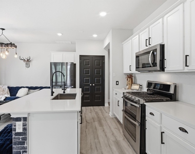 8525 Leroi Dr - Photo Thumbnail 12