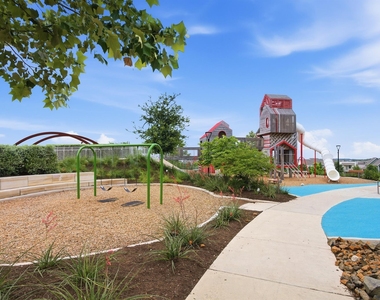 8525 Leroi Dr - Photo Thumbnail 28
