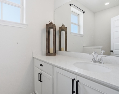 8525 Leroi Dr - Photo Thumbnail 16