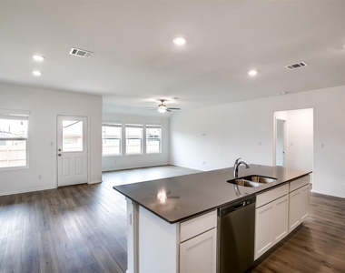 1740 Catahoula Dr - Photo Thumbnail 12