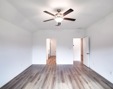 1740 Catahoula Dr - Photo Thumbnail 16