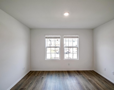 1740 Catahoula Dr - Photo Thumbnail 22