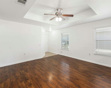 12524 Sky Harbor Dr - Photo Thumbnail 3