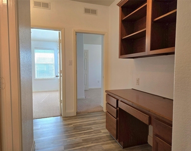 520 Brown Juniper Way - Photo Thumbnail 14