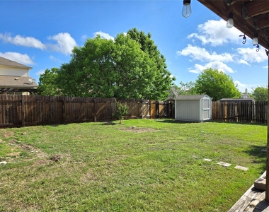 520 Brown Juniper Way - Photo Thumbnail 20