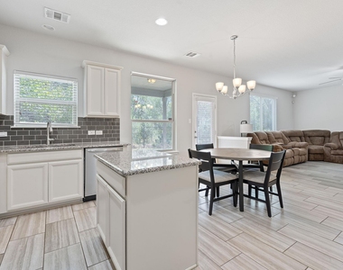 307 Parkside Dr - Photo Thumbnail 12