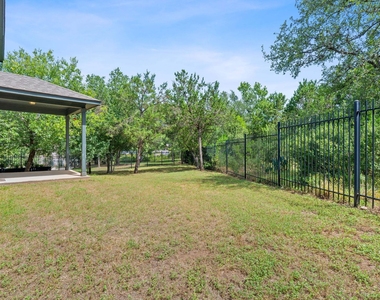 307 Parkside Dr - Photo Thumbnail 4