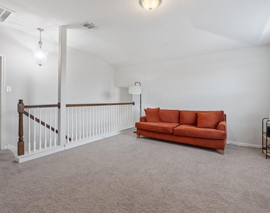 307 Parkside Dr - Photo Thumbnail 13