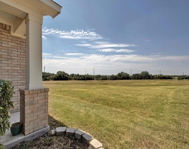 15104 Fernhill Dr - Photo Thumbnail 3