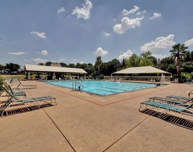 15104 Fernhill Dr - Photo Thumbnail 21