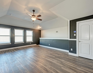 136 Finley St - Photo Thumbnail 33