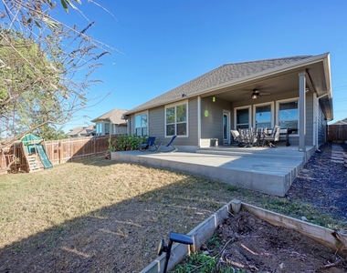 136 Finley St - Photo Thumbnail 38