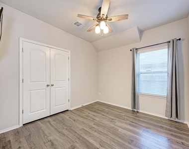 136 Finley St - Photo Thumbnail 27