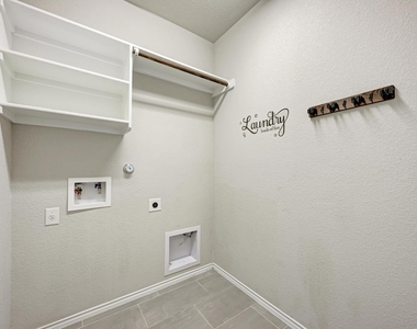 136 Finley St - Photo Thumbnail 34