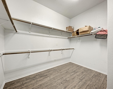 136 Finley St - Photo Thumbnail 22