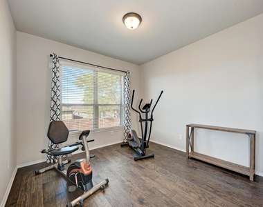 136 Finley St - Photo Thumbnail 29