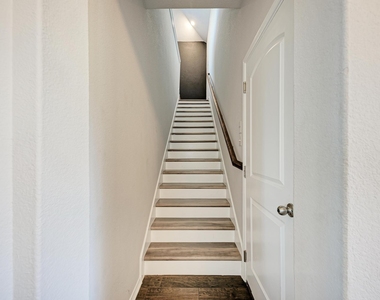 136 Finley St - Photo Thumbnail 31