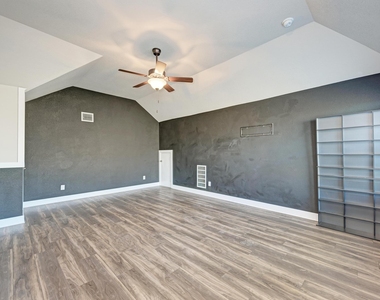 136 Finley St - Photo Thumbnail 32