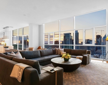 555 E 5th St - Photo Thumbnail 5