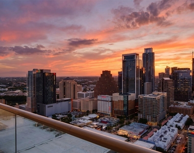 555 E 5th St - Photo Thumbnail 1