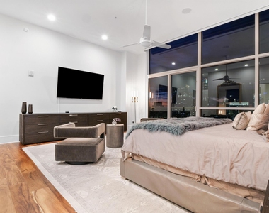 555 E 5th St - Photo Thumbnail 31