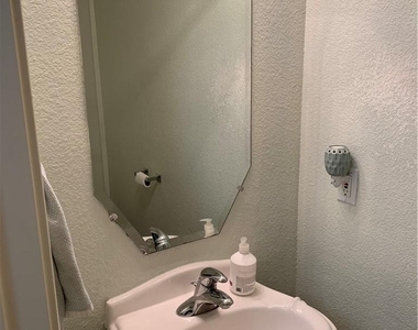 1900 Scofield Ridge Pkwy - Photo Thumbnail 12