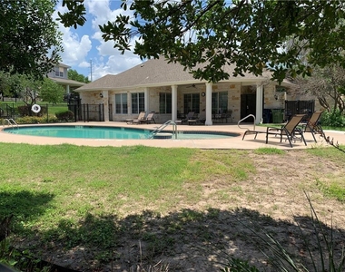 1900 Scofield Ridge Pkwy - Photo Thumbnail 14