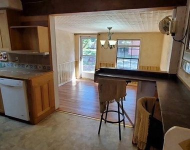 1806 Cherry Orchard Dr - Photo Thumbnail 3