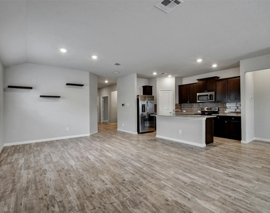 2060 Meadow Pipit Dr - Photo Thumbnail 4