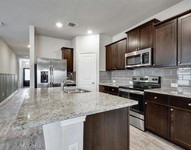 2060 Meadow Pipit Dr - Photo Thumbnail 7