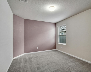 2060 Meadow Pipit Dr - Photo Thumbnail 15