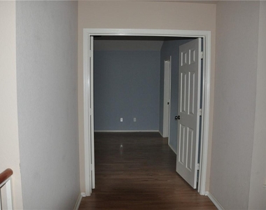 1501 Big Thicket Dr - Photo Thumbnail 12