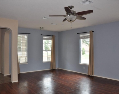 1501 Big Thicket Dr - Photo Thumbnail 8