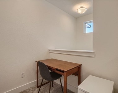 1802 Roseburg Dr - Photo Thumbnail 19