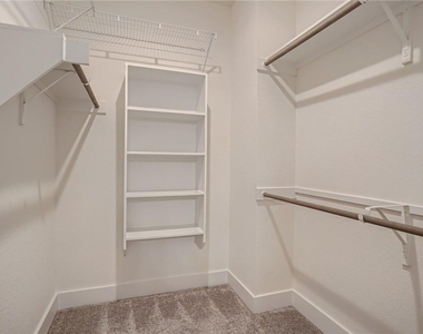 1802 Roseburg Dr - Photo Thumbnail 15