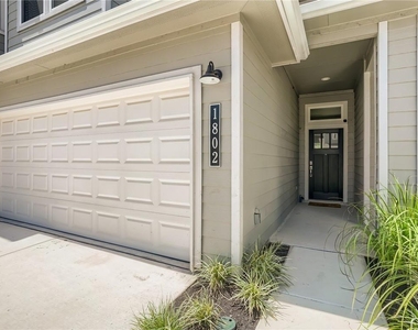 1802 Roseburg Dr - Photo Thumbnail 2