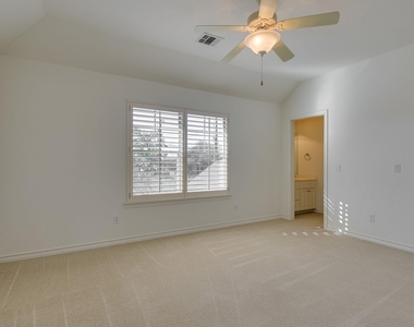 132 Lakeway Dr - Photo Thumbnail 23