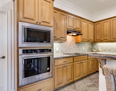 132 Lakeway Dr - Photo Thumbnail 13