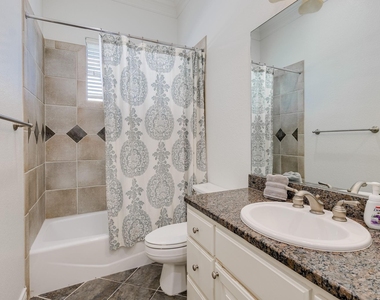 132 Lakeway Dr - Photo Thumbnail 20
