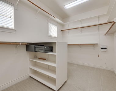 132 Lakeway Dr - Photo Thumbnail 18