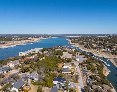 132 Lakeway Dr - Photo Thumbnail 32