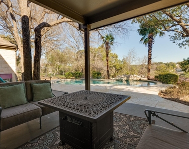 132 Lakeway Dr - Photo Thumbnail 5