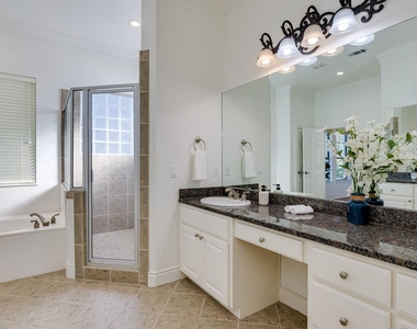 132 Lakeway Dr - Photo Thumbnail 17