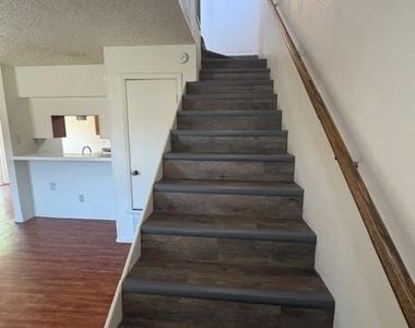 1103 Marlton St - Photo Thumbnail 11